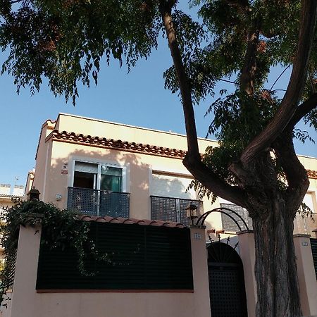Vila Lydia Cambrils Bagian luar foto